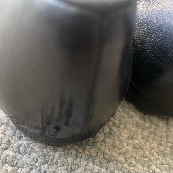 CHANEL Vintage Woman’s Black Lambskin Loafers - Picture 7 of 14